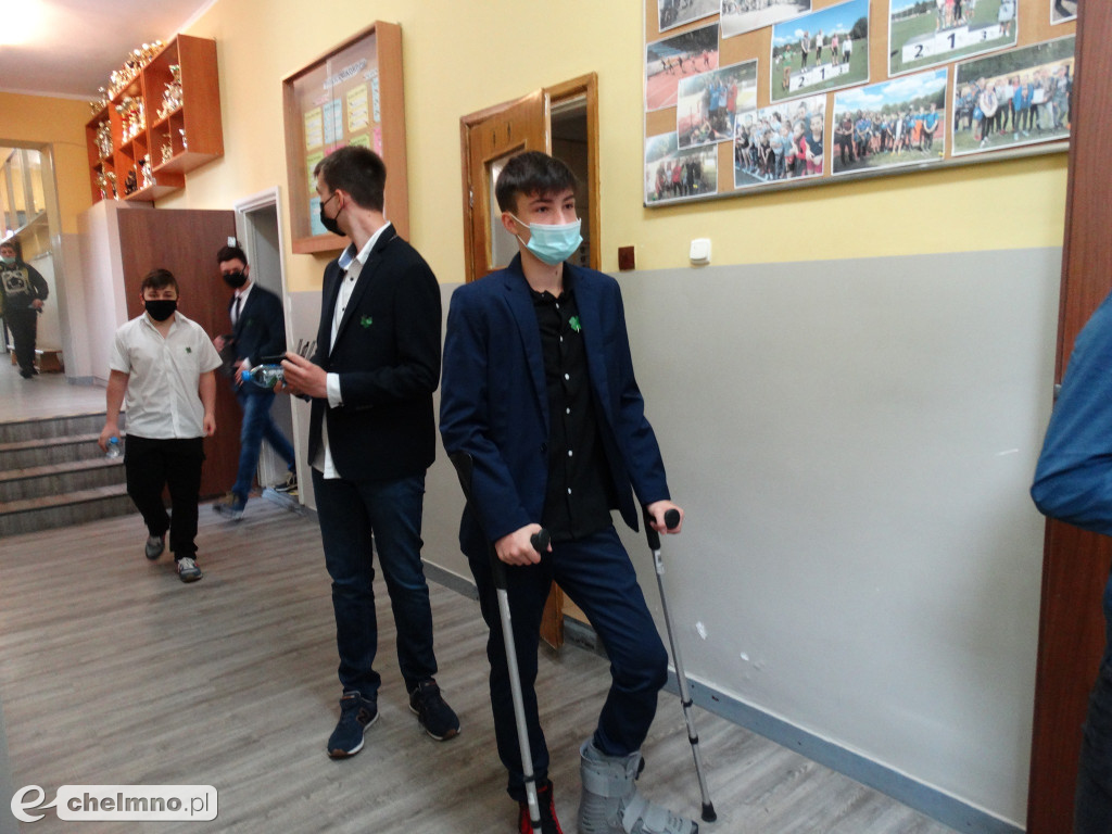 Fotogaleria z egzaminów klas 8 w Czwórce