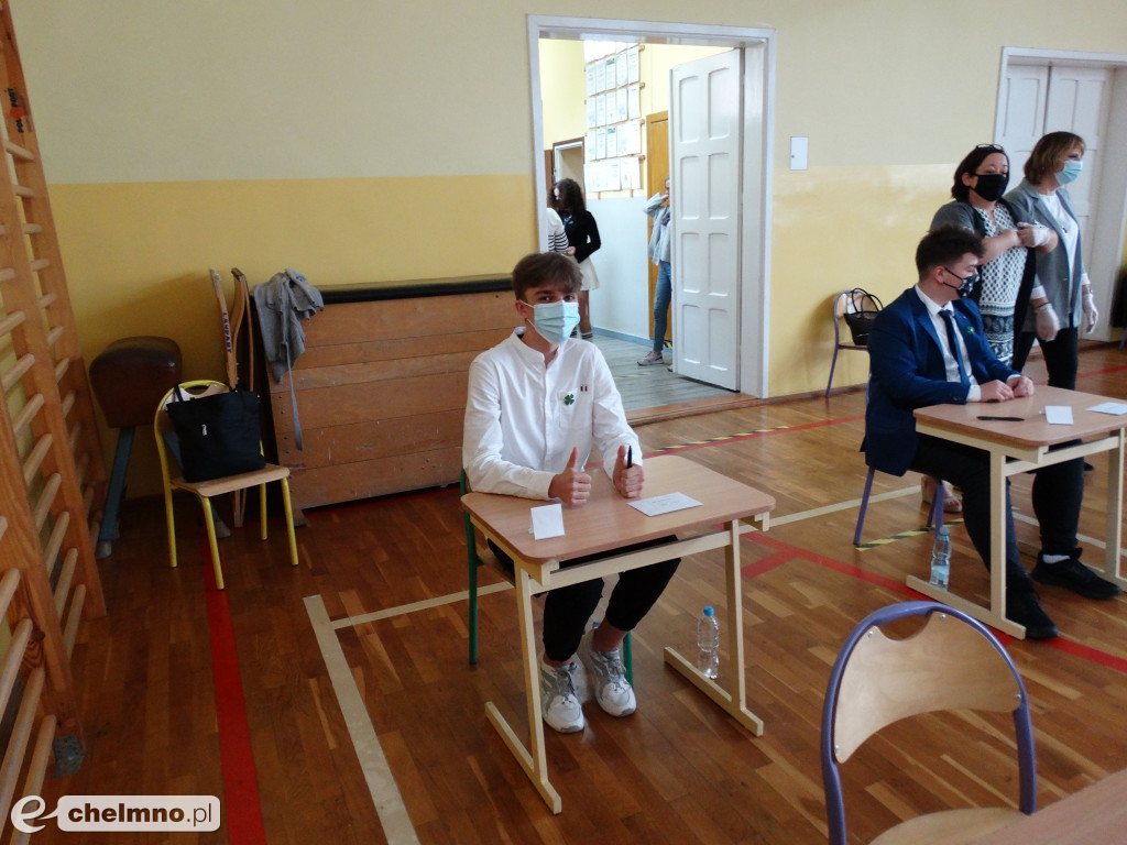 Fotogaleria z egzaminów klas 8 w Czwórce
