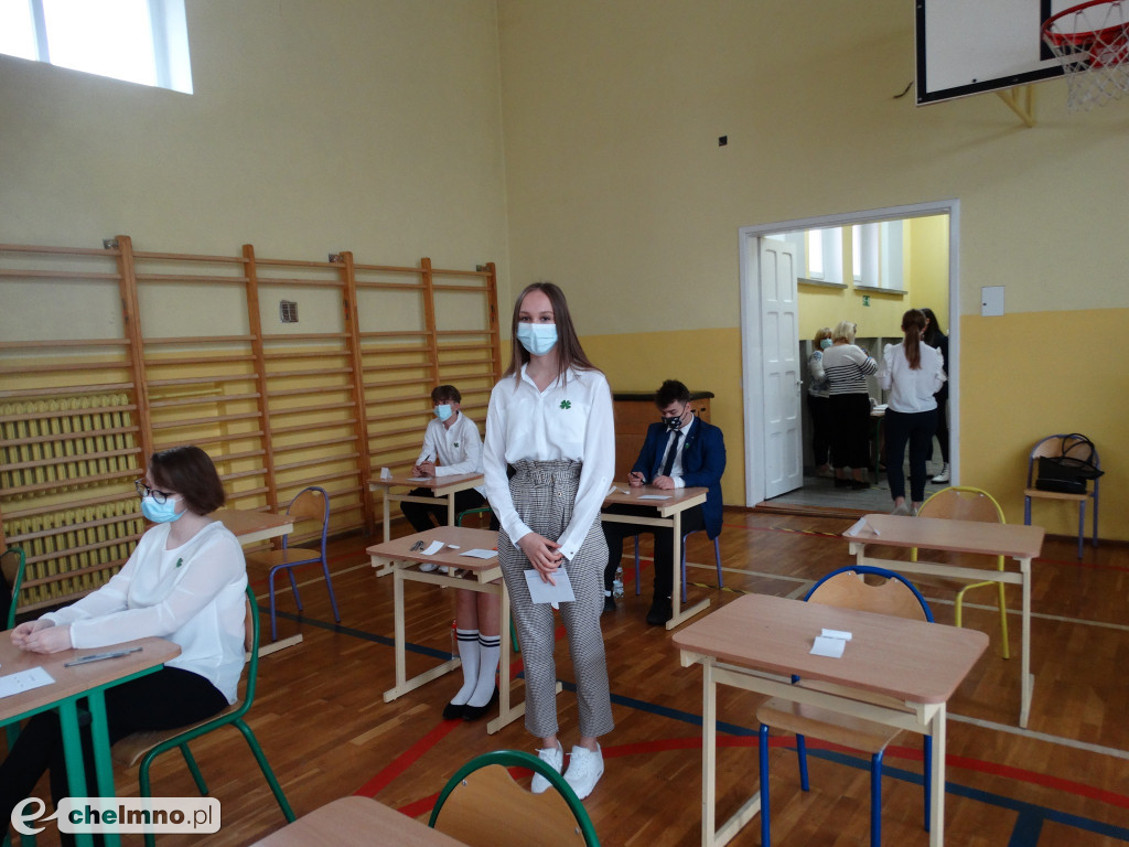 Fotogaleria z egzaminów klas 8 w Czwórce