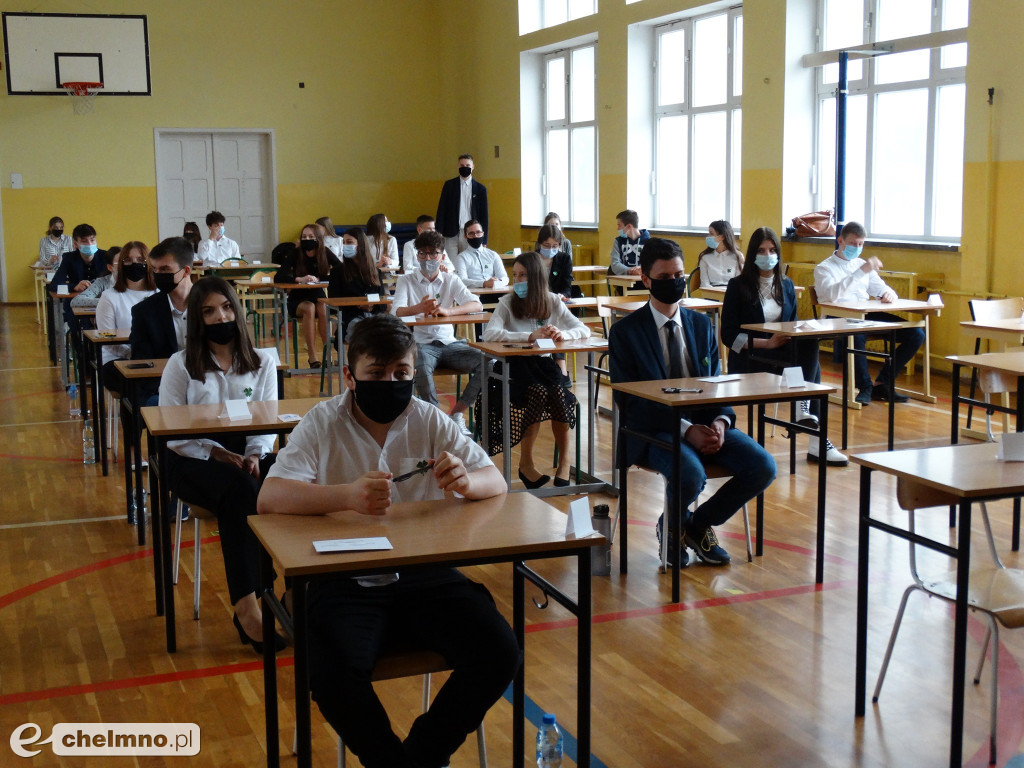 Fotogaleria z egzaminów klas 8 w Czwórce