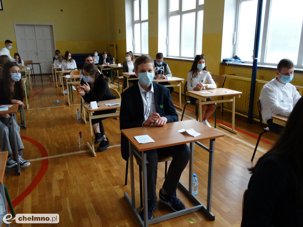 Fotogaleria z egzaminów klas 8 w Czwórce