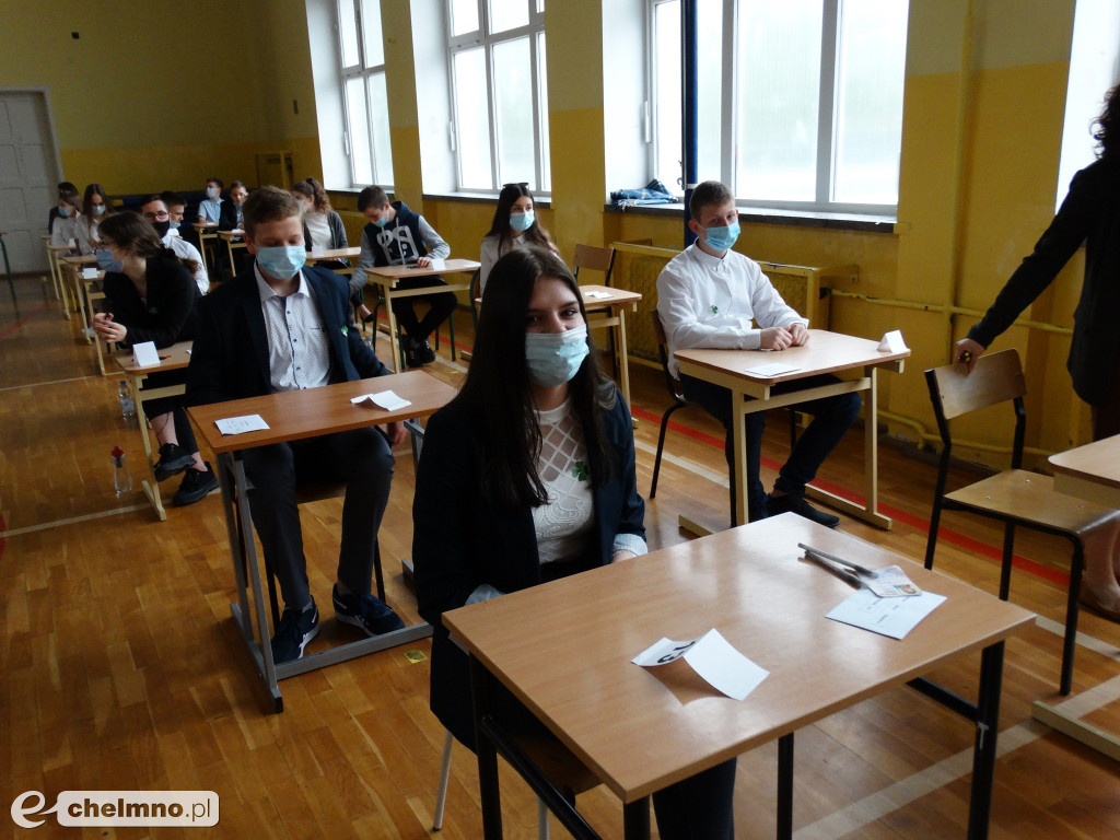 Fotogaleria z egzaminów klas 8 w Czwórce