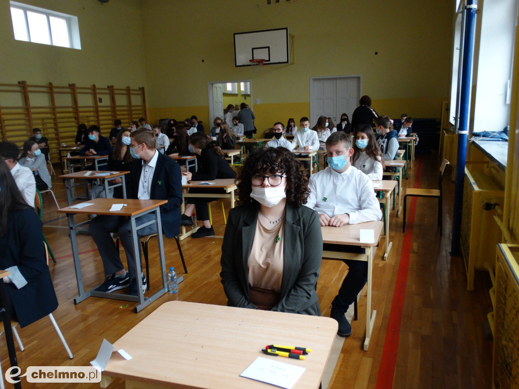 Fotogaleria z egzaminów klas 8 w Czwórce