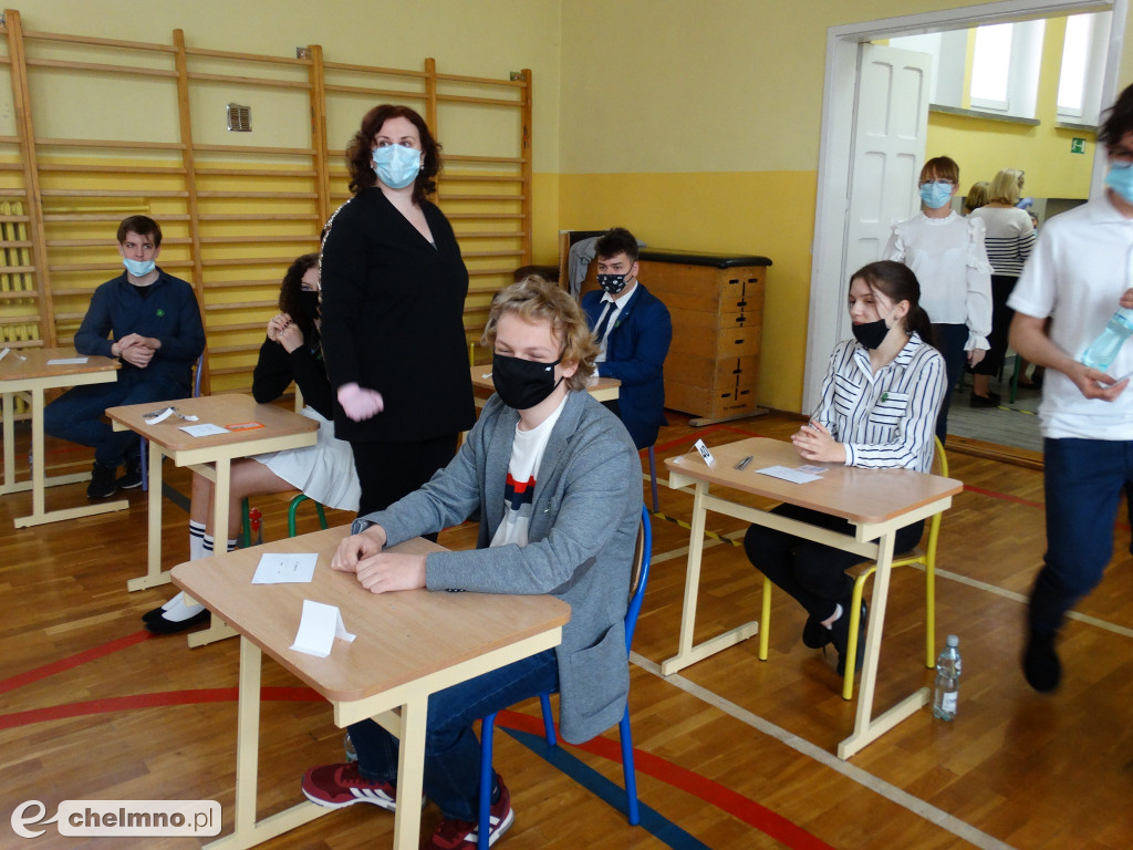 Fotogaleria z egzaminów klas 8 w Czwórce