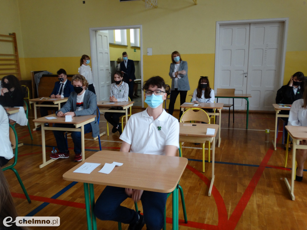 Fotogaleria z egzaminów klas 8 w Czwórce