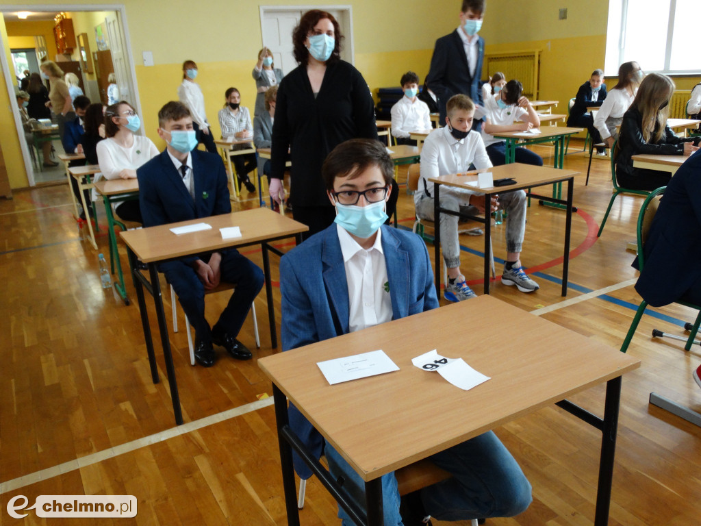 Fotogaleria z egzaminów klas 8 w Czwórce