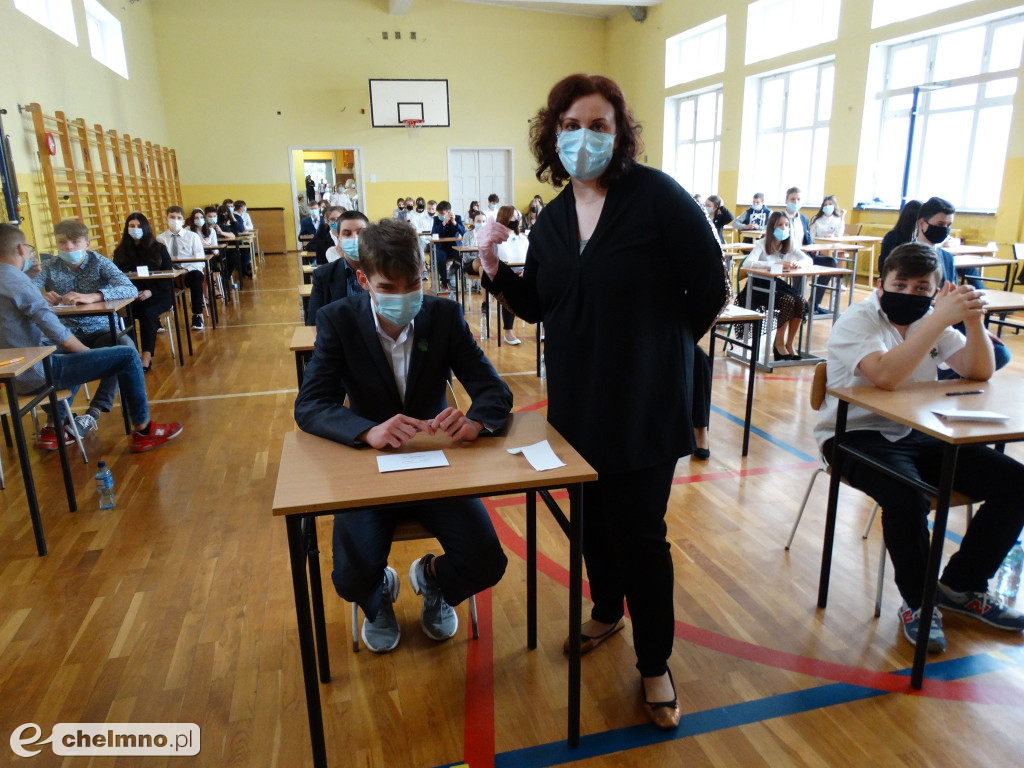 Fotogaleria z egzaminów klas 8 w Czwórce