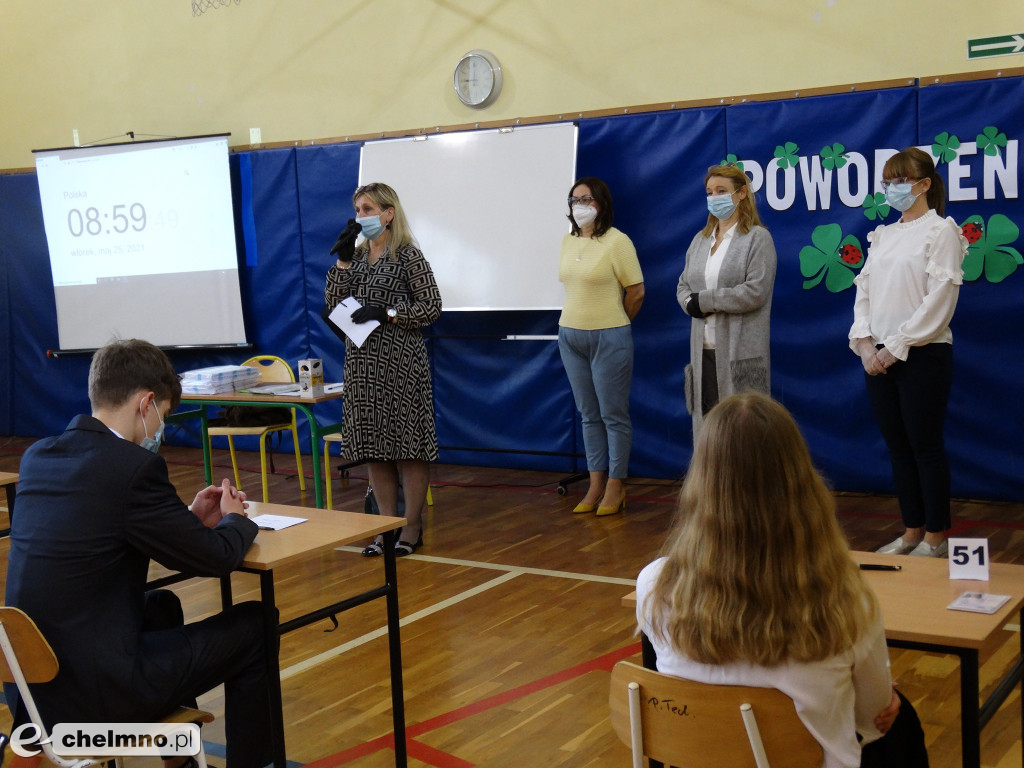 Fotogaleria z egzaminów klas 8 w Czwórce