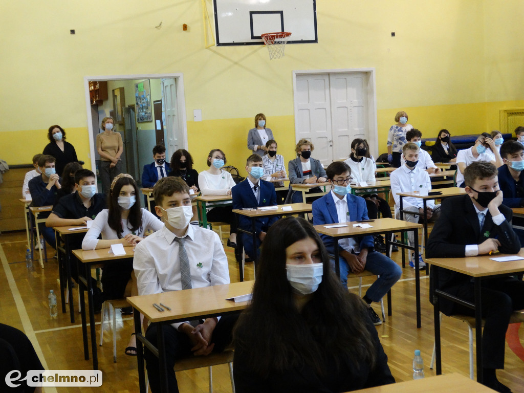 Fotogaleria z egzaminów klas 8 w Czwórce