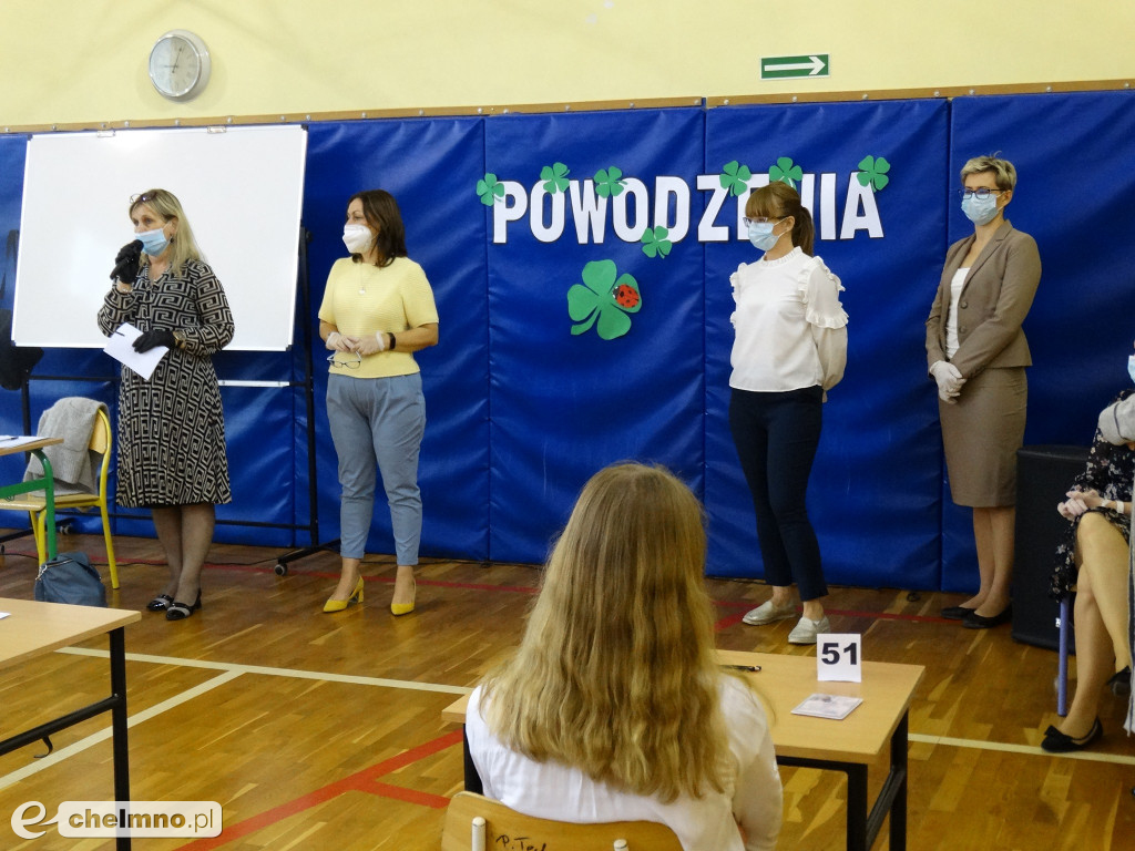 Fotogaleria z egzaminów klas 8 w Czwórce