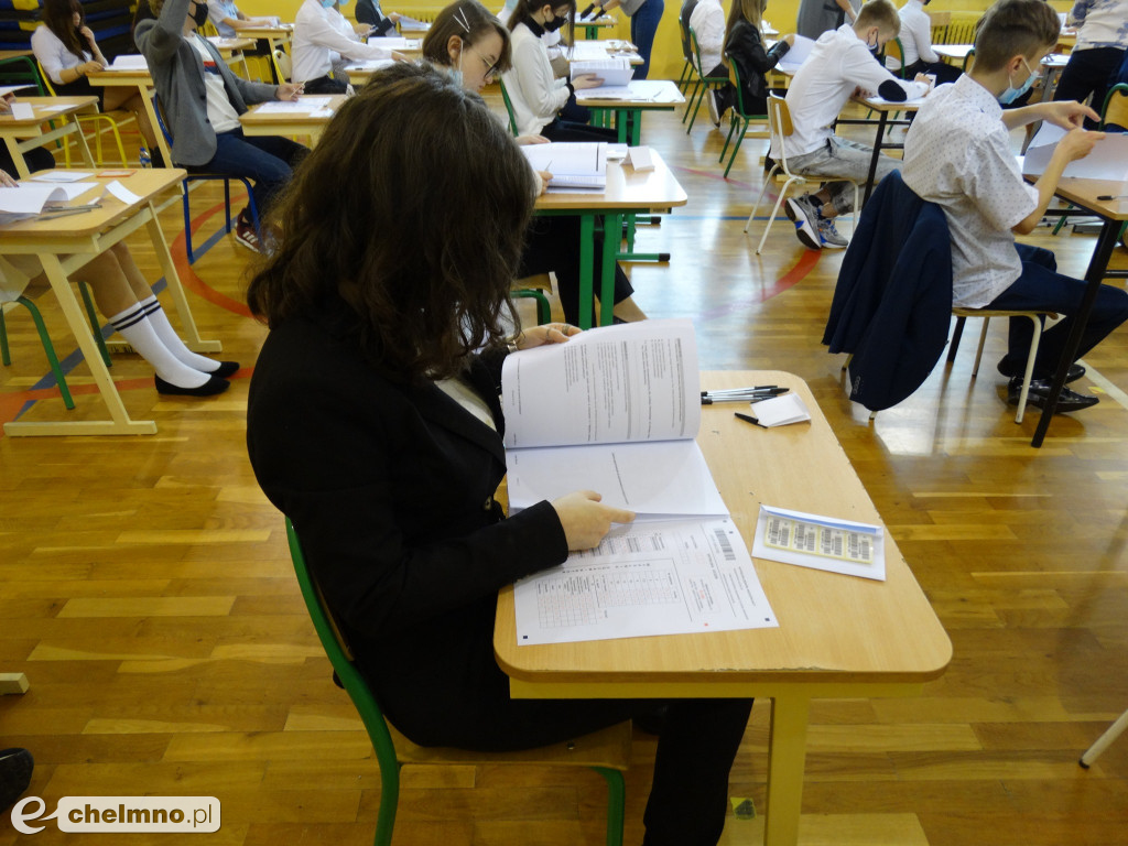 Fotogaleria z egzaminów klas 8 w Czwórce