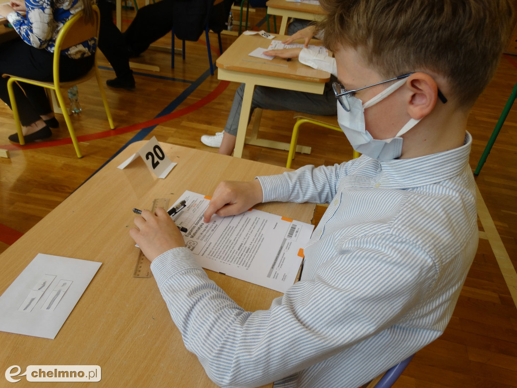 Fotogaleria z egzaminów klas 8 w Czwórce