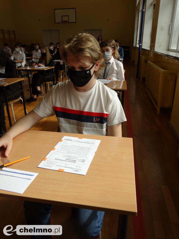 Fotogaleria z egzaminów klas 8 w Czwórce