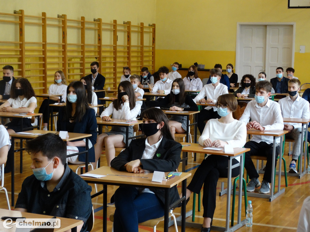 Fotogaleria z egzaminów klas 8 w Czwórce