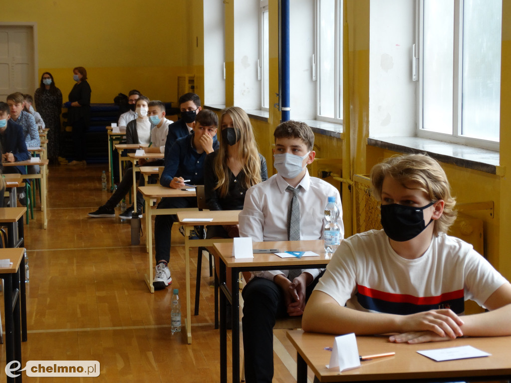 Fotogaleria z egzaminów klas 8 w Czwórce