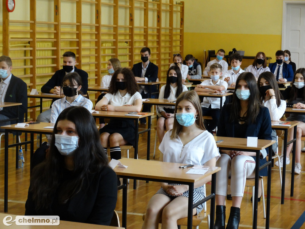 Fotogaleria z egzaminów klas 8 w Czwórce
