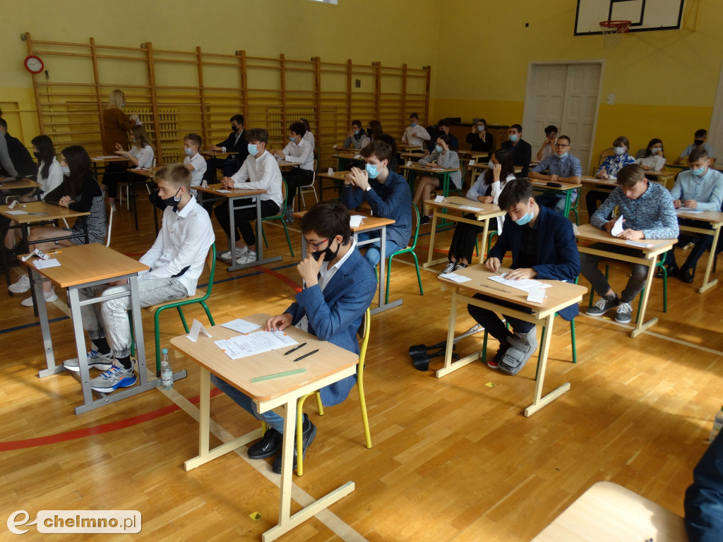 Fotogaleria z egzaminów klas 8 w Czwórce