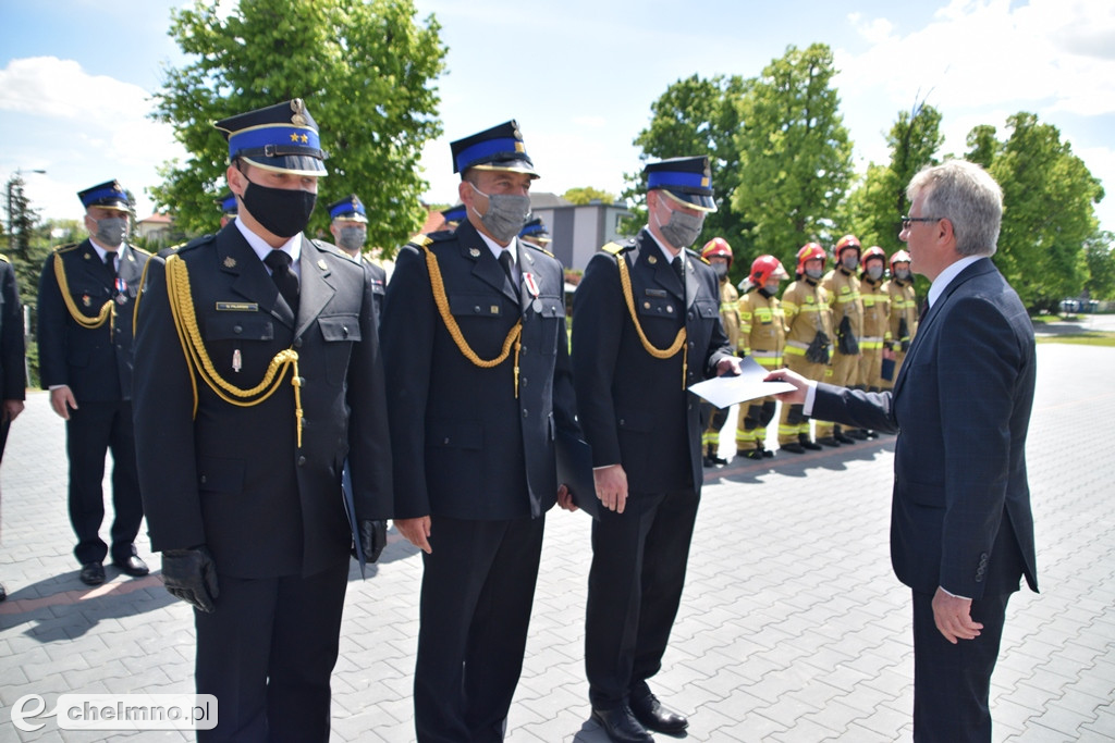 Awanse i odznaczenia z okazji Powiatowego Dnia Strażaka