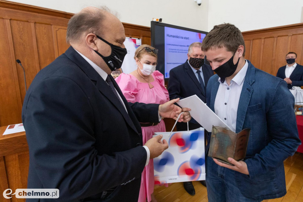 Najlepsi humaniści w Urzędzie Marszałkowskim