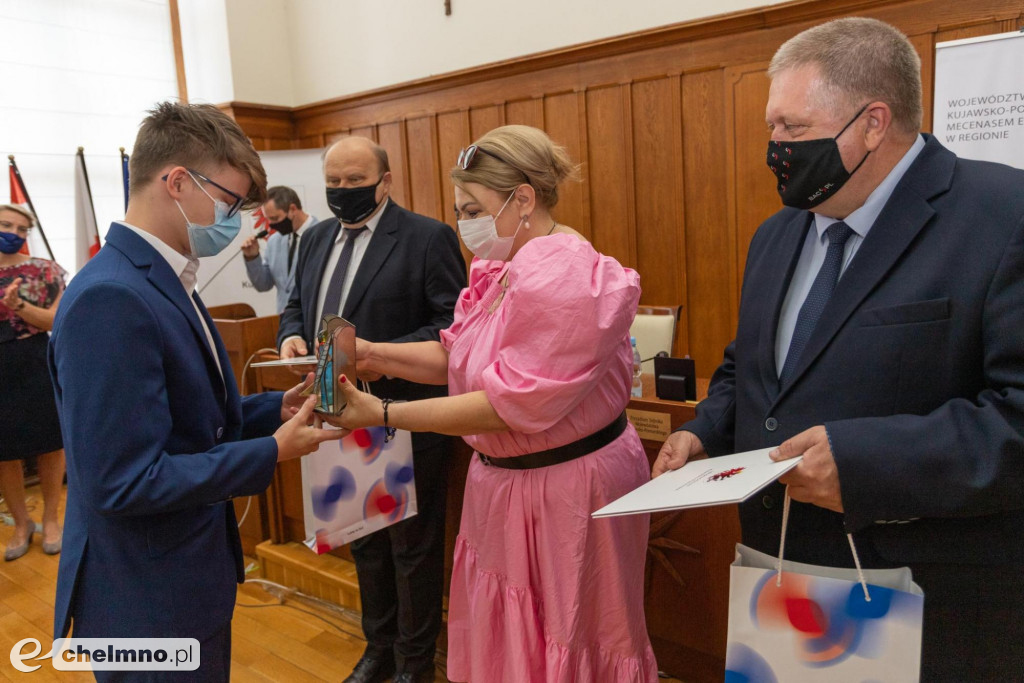 Najlepsi humaniści w Urzędzie Marszałkowskim