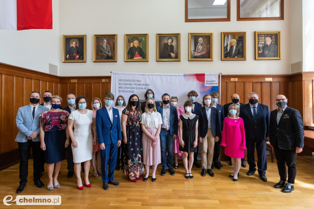 Najlepsi humaniści w Urzędzie Marszałkowskim