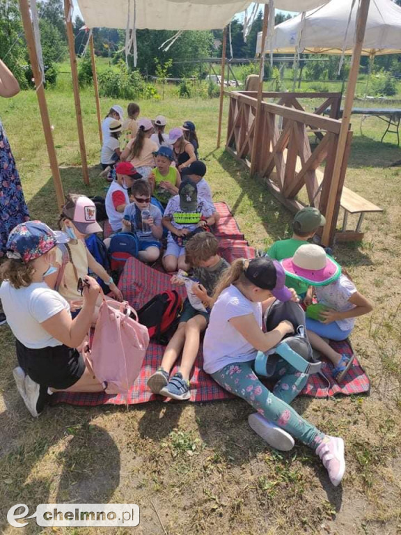 Uczniowie Katolika z wizytą w Wiosce Ginących Zawodów