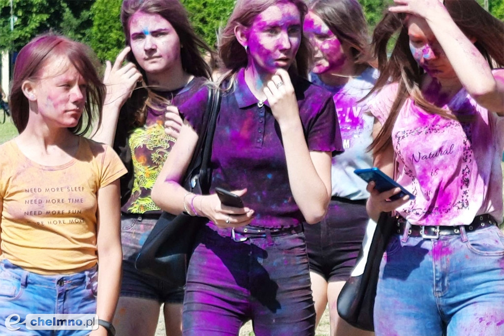Szaleństwo podczas Festiwalu HOLI
