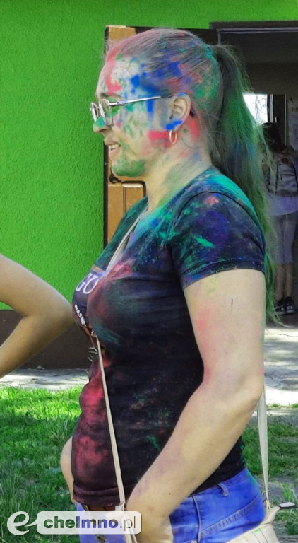 Szaleństwo podczas Festiwalu HOLI