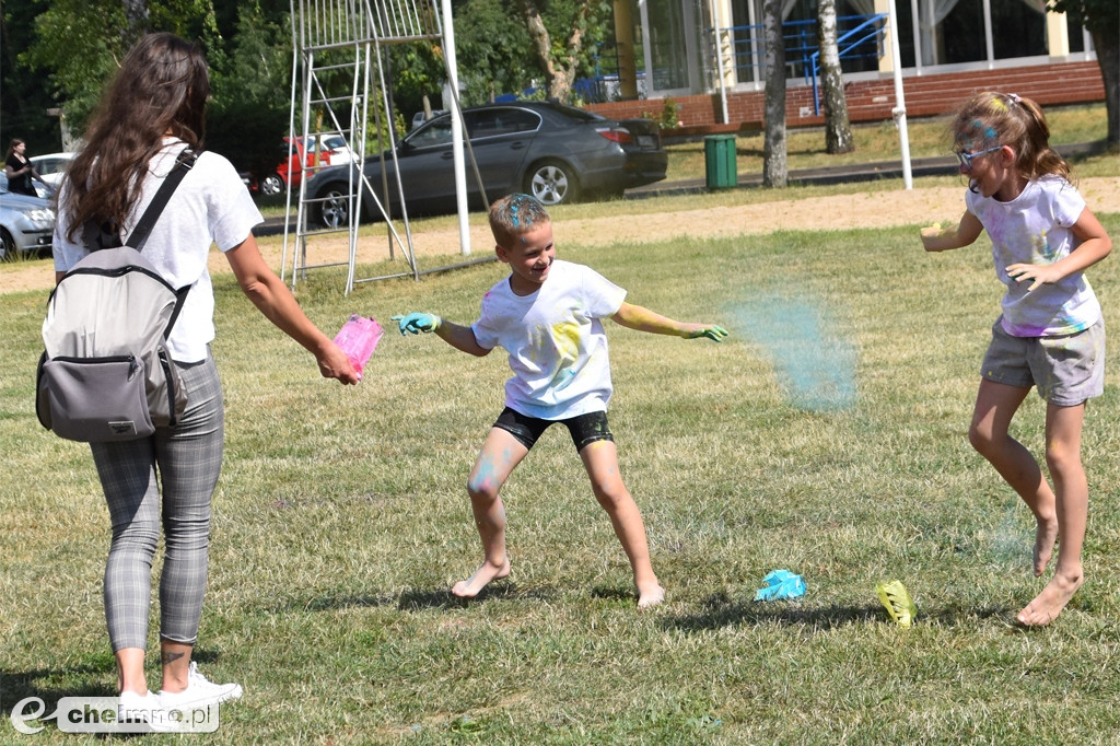Szaleństwo podczas Festiwalu HOLI