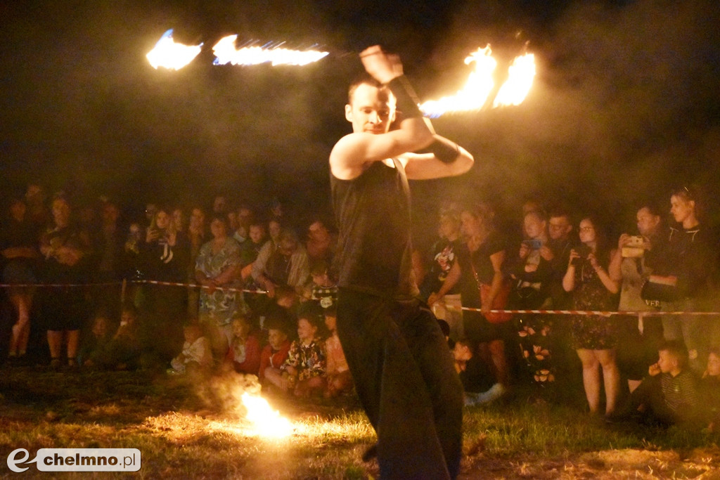 Efektowny pokaz Fire Show nad Jeziorem Starogrodzkim