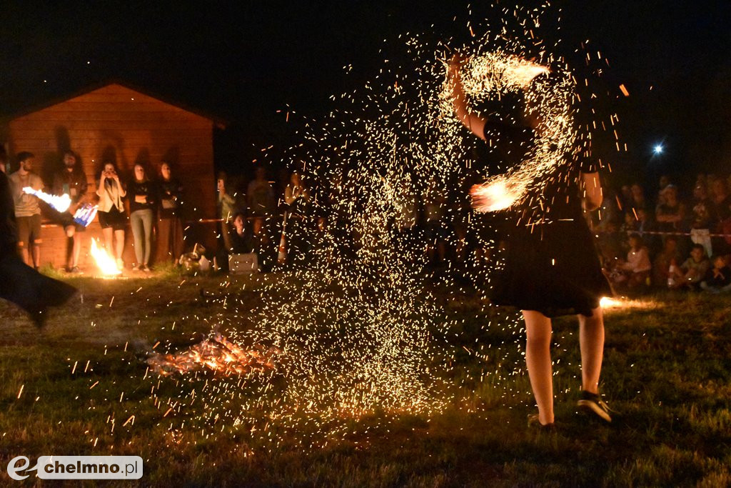 Efektowny pokaz Fire Show nad Jeziorem Starogrodzkim