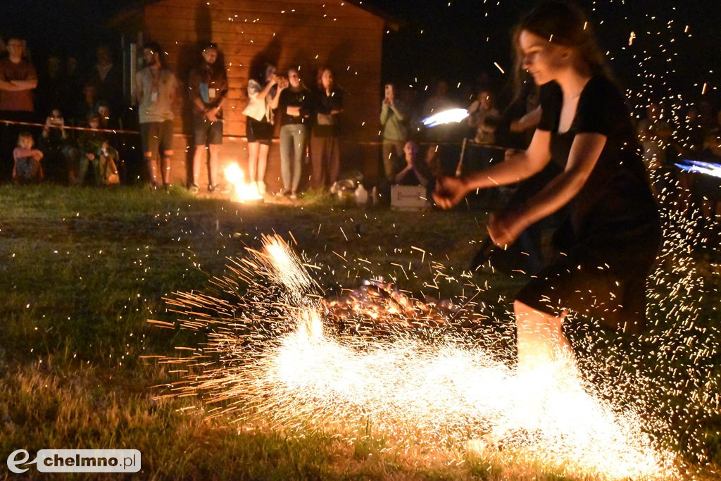 Efektowny pokaz Fire Show nad Jeziorem Starogrodzkim