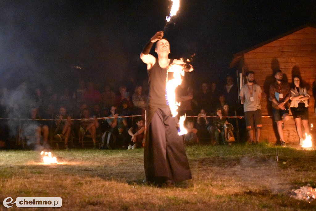 Efektowny pokaz Fire Show nad Jeziorem Starogrodzkim