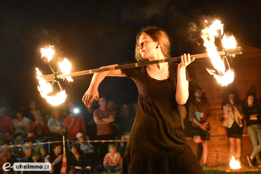 Efektowny pokaz Fire Show nad Jeziorem Starogrodzkim