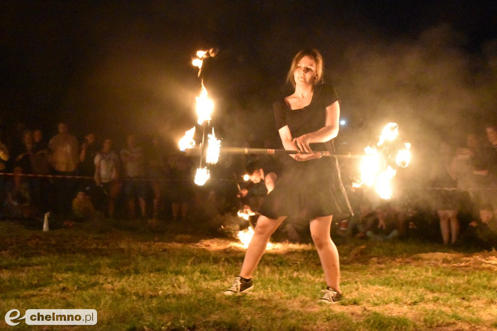 Efektowny pokaz Fire Show nad Jeziorem Starogrodzkim