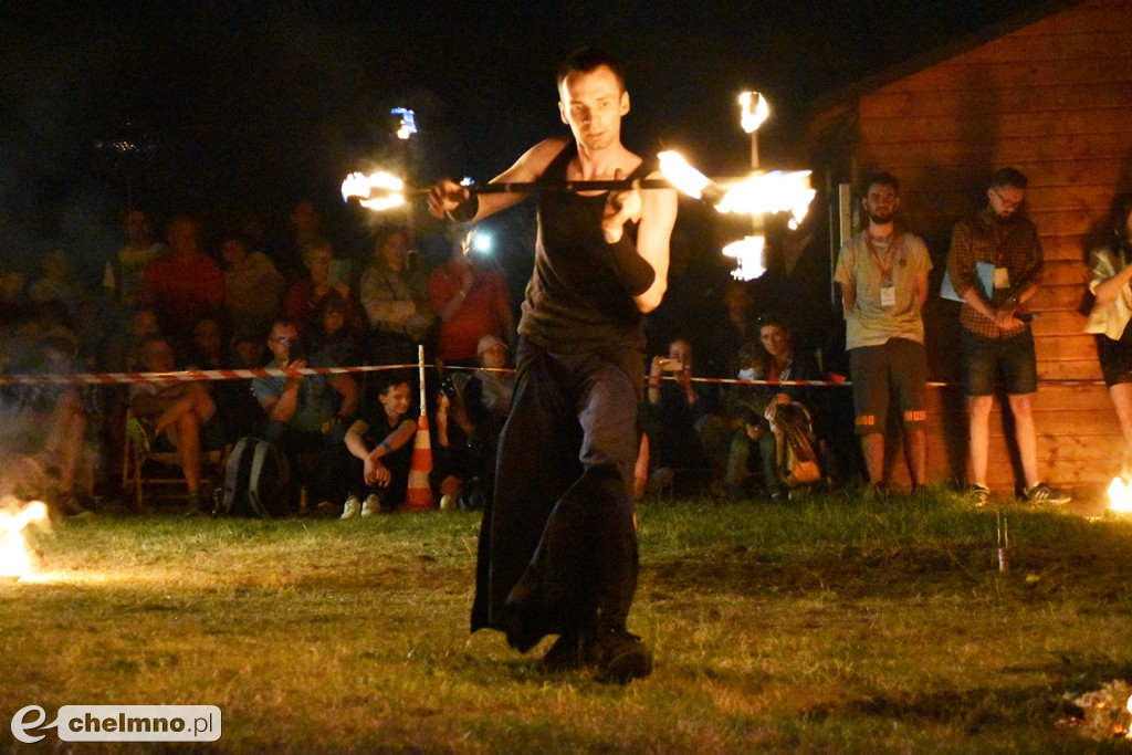 Efektowny pokaz Fire Show nad Jeziorem Starogrodzkim