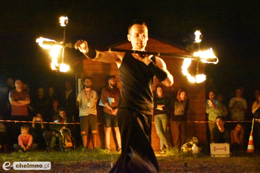 Efektowny pokaz Fire Show nad Jeziorem Starogrodzkim