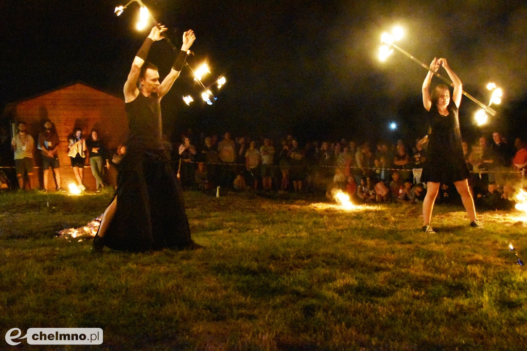 Efektowny pokaz Fire Show nad Jeziorem Starogrodzkim