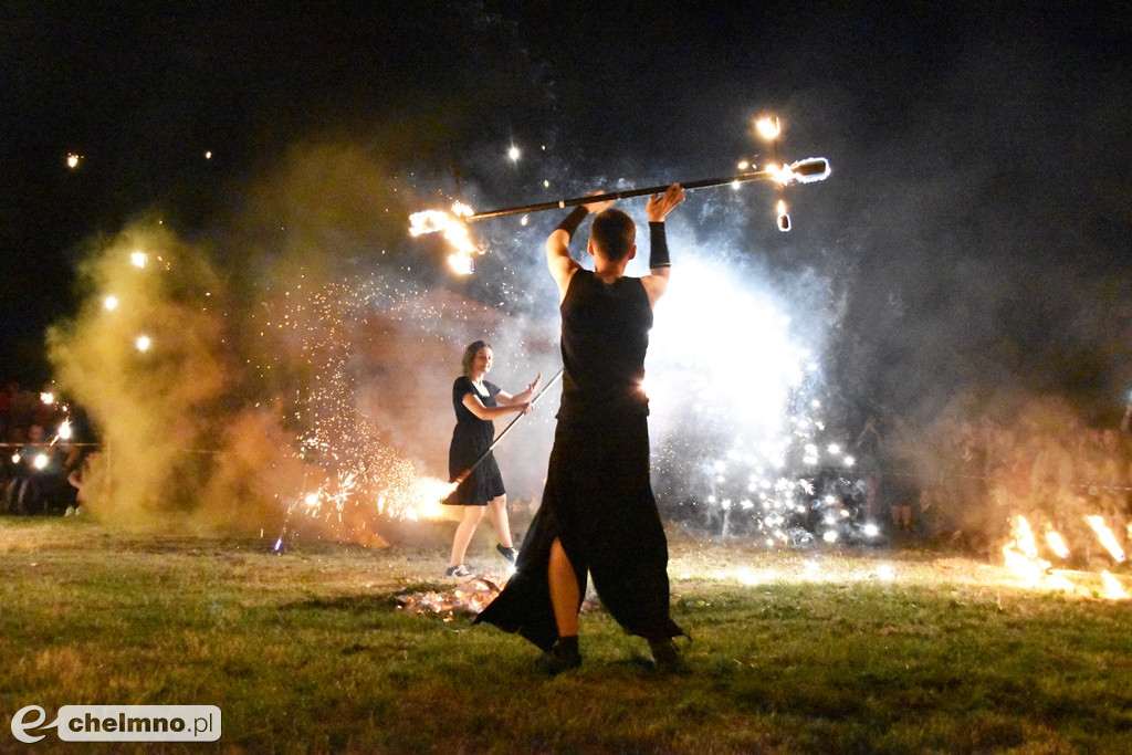 Efektowny pokaz Fire Show nad Jeziorem Starogrodzkim