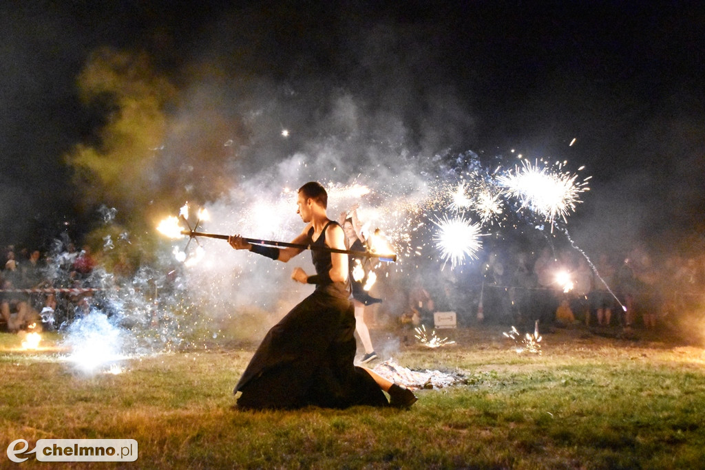 Efektowny pokaz Fire Show nad Jeziorem Starogrodzkim