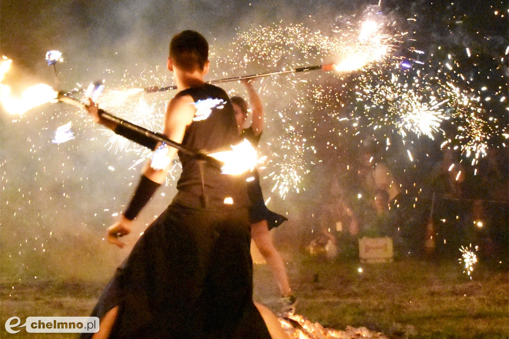 Efektowny pokaz Fire Show nad Jeziorem Starogrodzkim