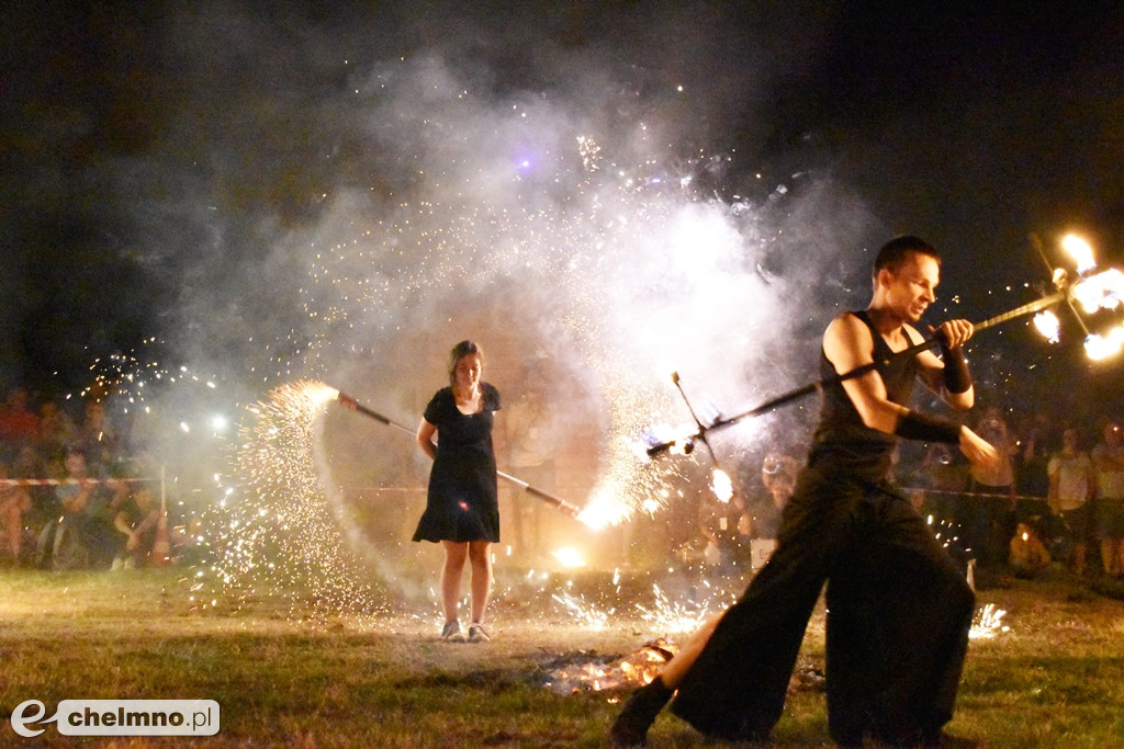 Efektowny pokaz Fire Show nad Jeziorem Starogrodzkim