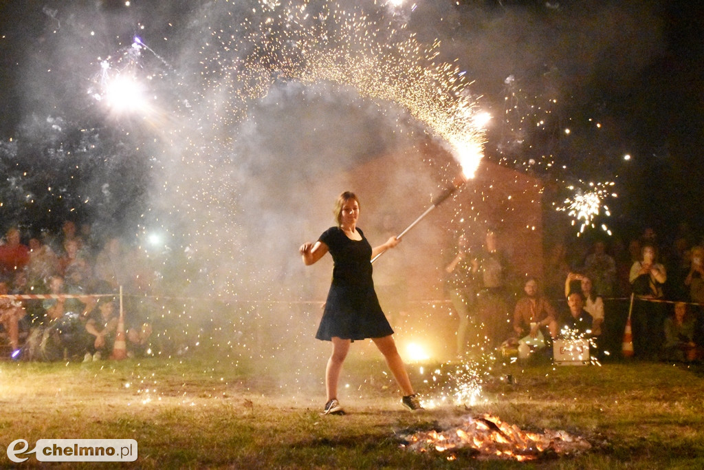 Efektowny pokaz Fire Show nad Jeziorem Starogrodzkim