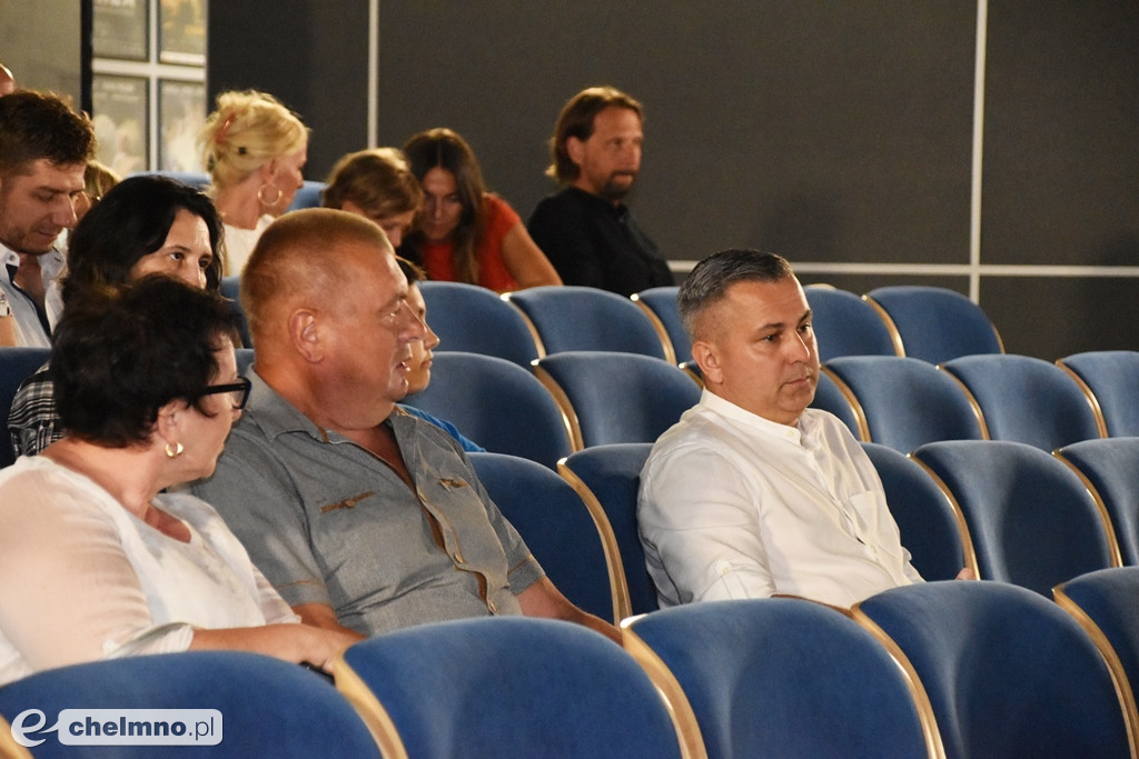 Kabaret Paranienormalni bawił publiczność w chełmińskim kinoteatrze