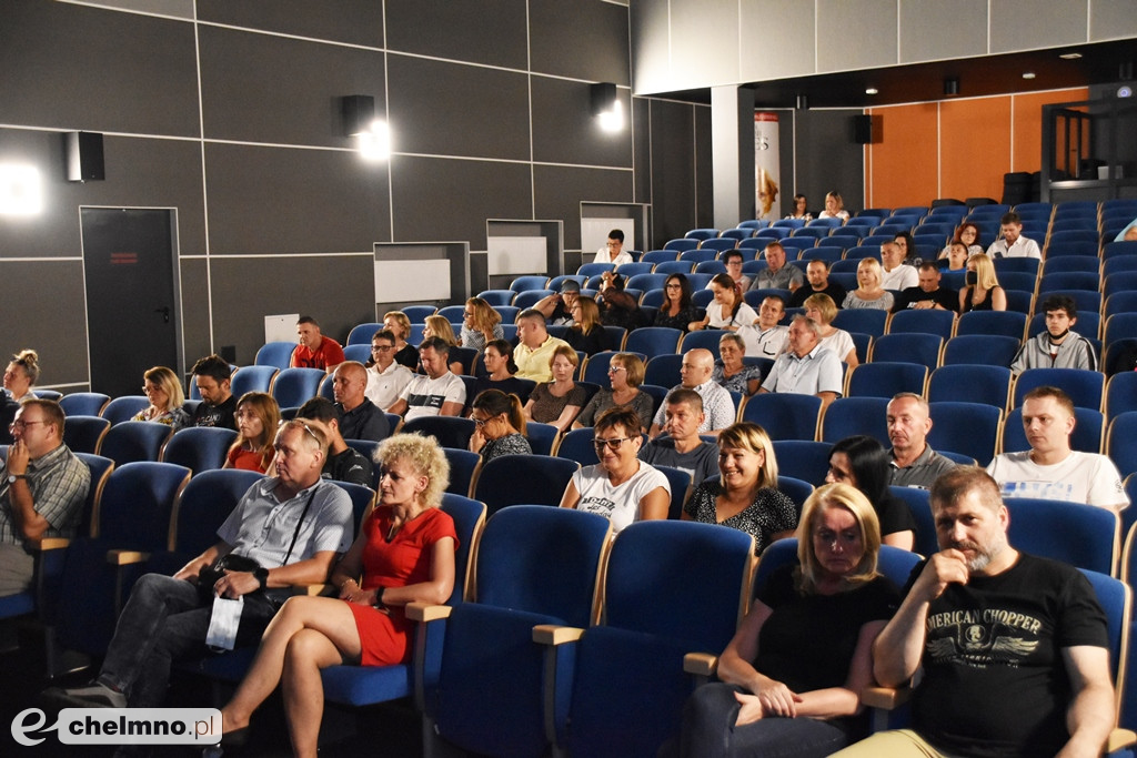 Kabaret Paranienormalni bawił publiczność w chełmińskim kinoteatrze
