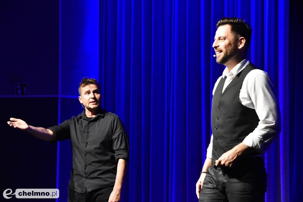 Kabaret Paranienormalni bawił publiczność w chełmińskim kinoteatrze