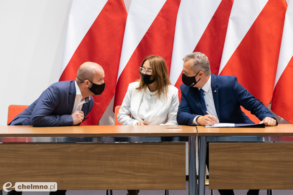 Podpisanie umów na inwestycje