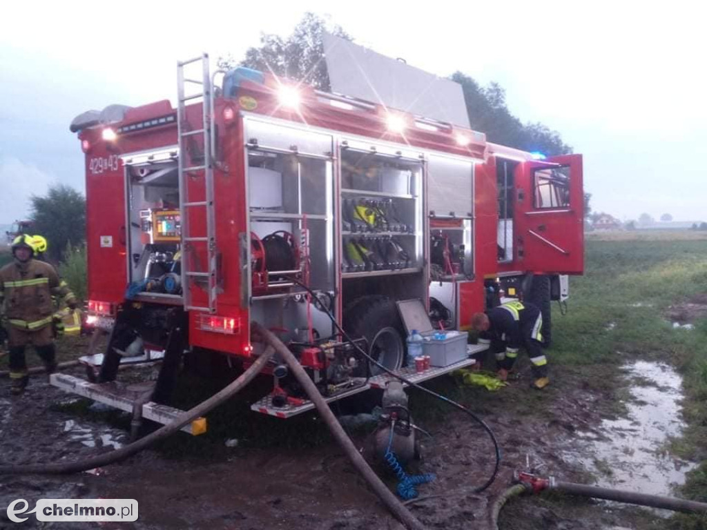 Po uderzeniu pioruna zapaliła się stodoła