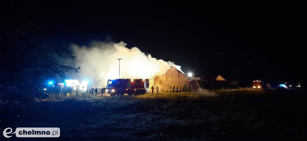 Po uderzeniu pioruna zapaliła się stodoła