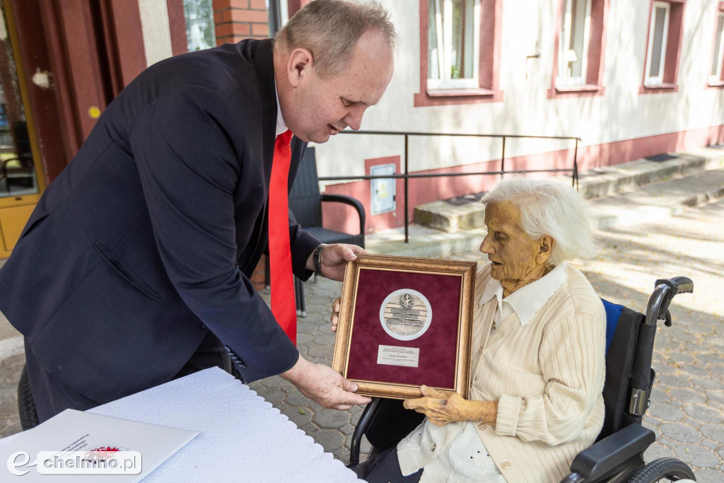 Medal dla stuletniej mieszkanki Grudziądza